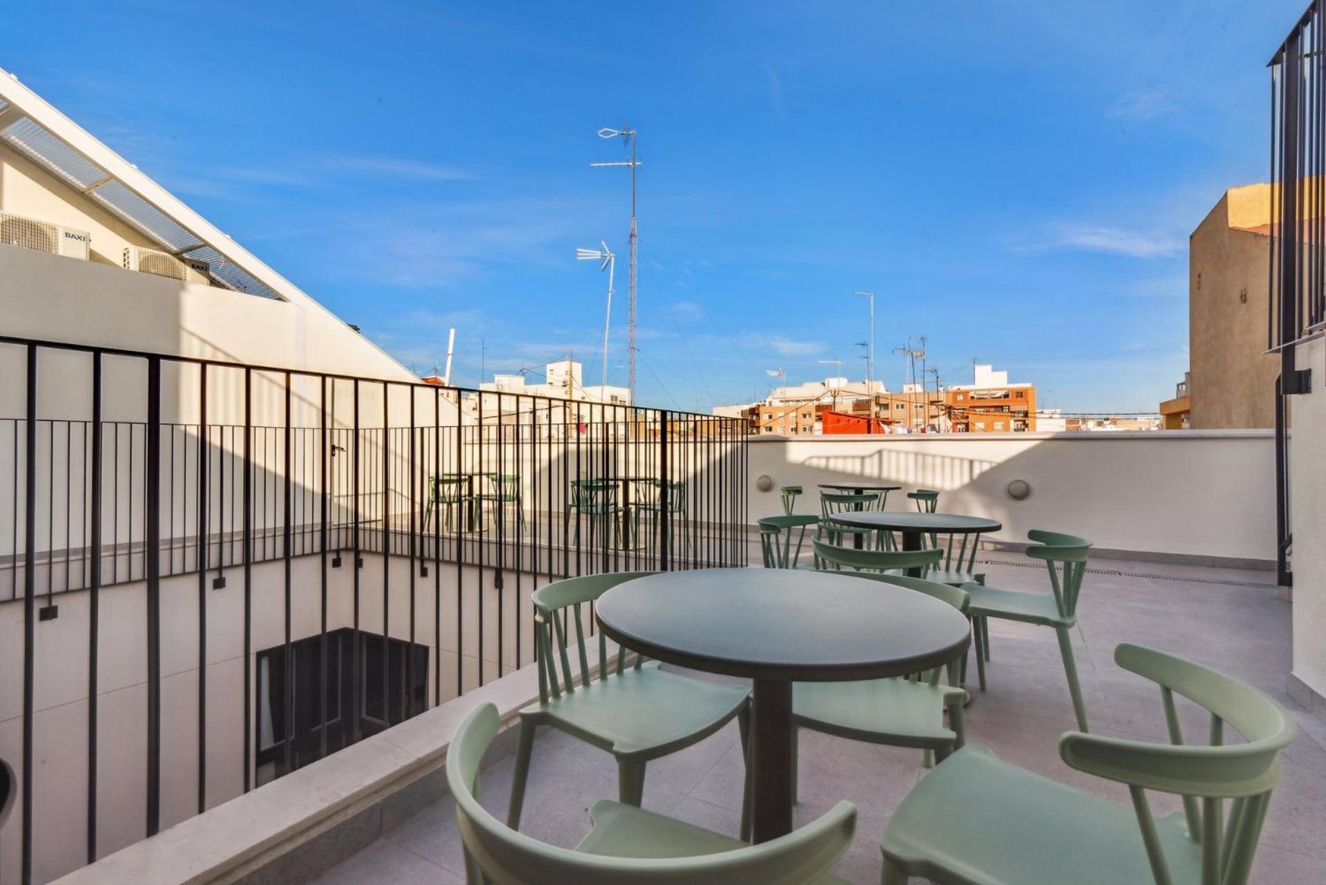 Limehome Valencia Carrer Del Pare Palau I Quer Extérieur photo
