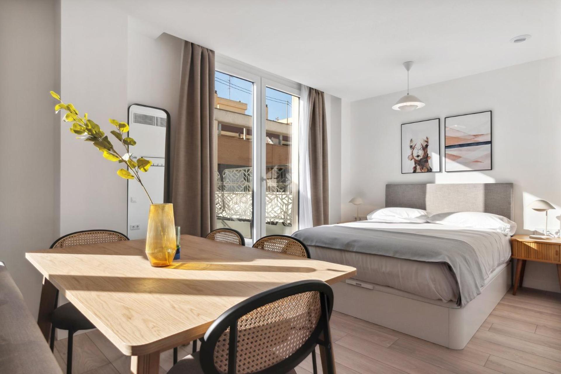 Limehome Valencia Carrer Del Pare Palau I Quer Extérieur photo