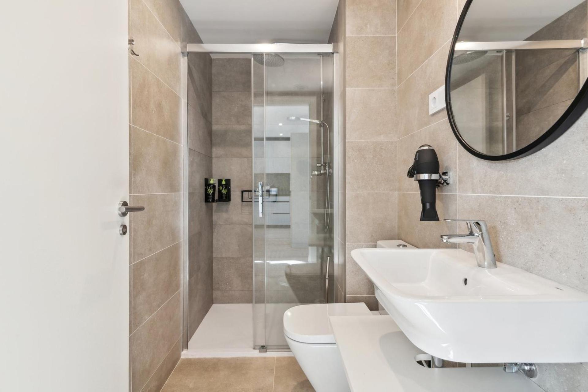 Limehome Valencia Carrer Del Pare Palau I Quer Extérieur photo
