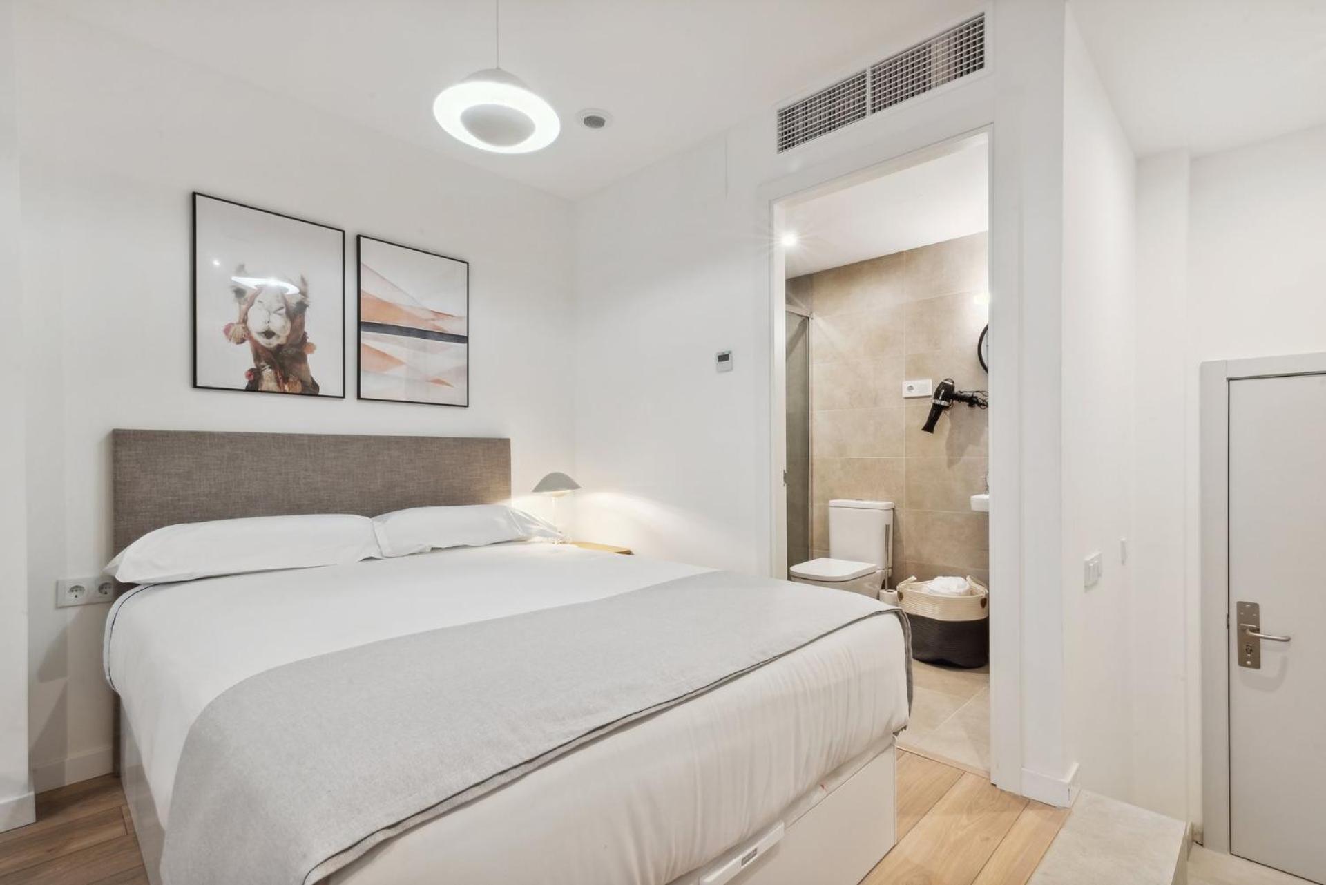 Limehome Valencia Carrer Del Pare Palau I Quer Extérieur photo
