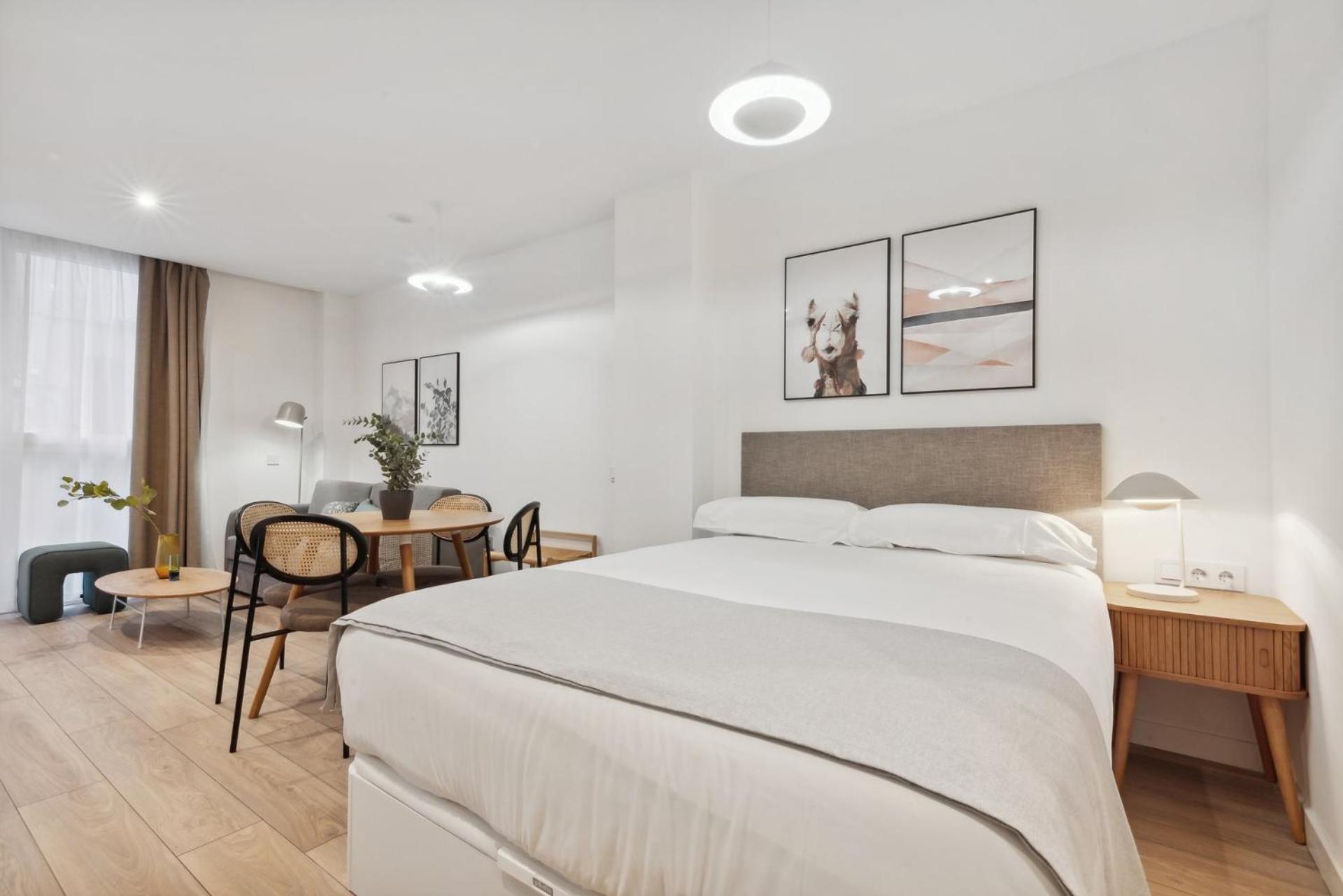 Limehome Valencia Carrer Del Pare Palau I Quer Extérieur photo