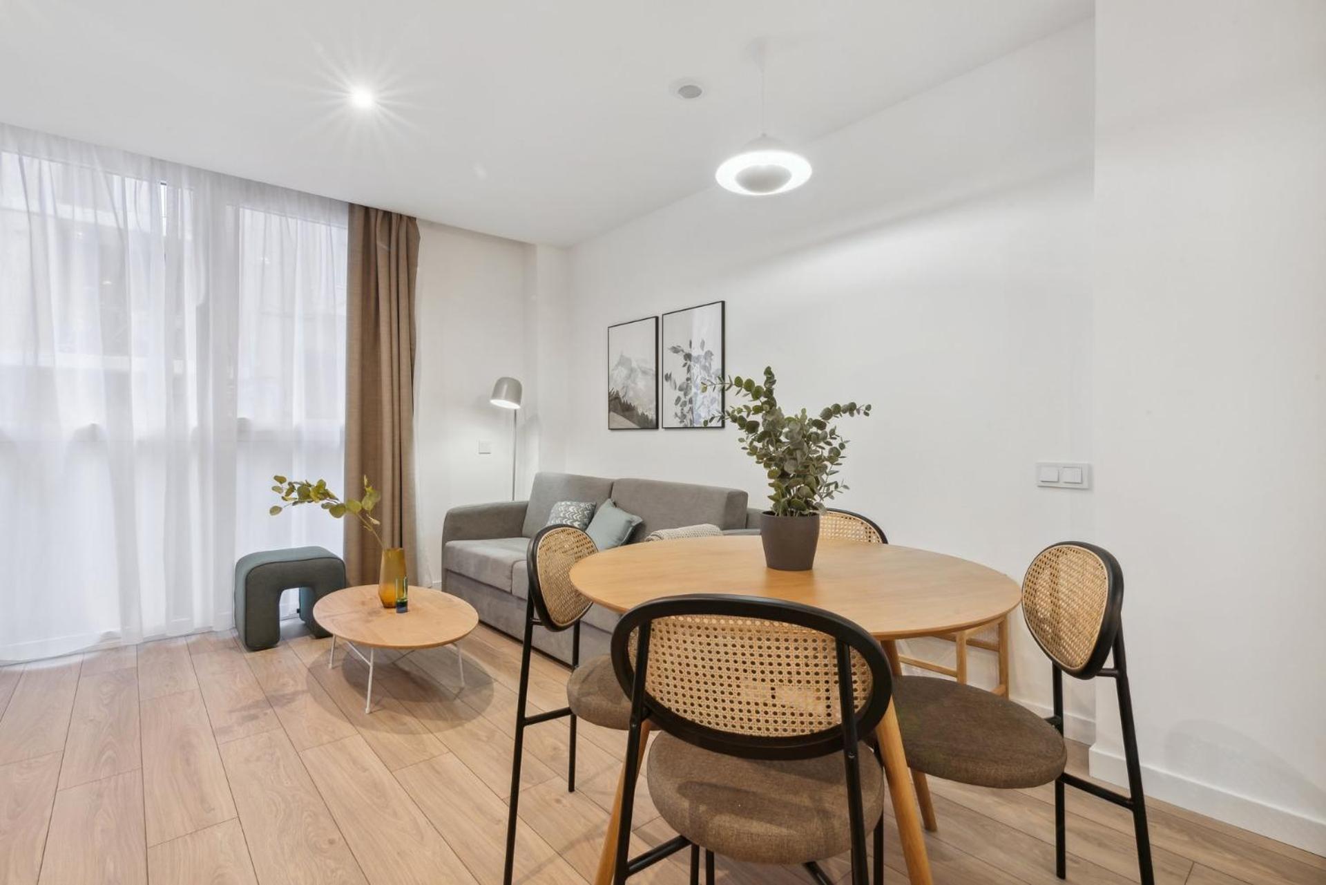 Limehome Valencia Carrer Del Pare Palau I Quer Extérieur photo