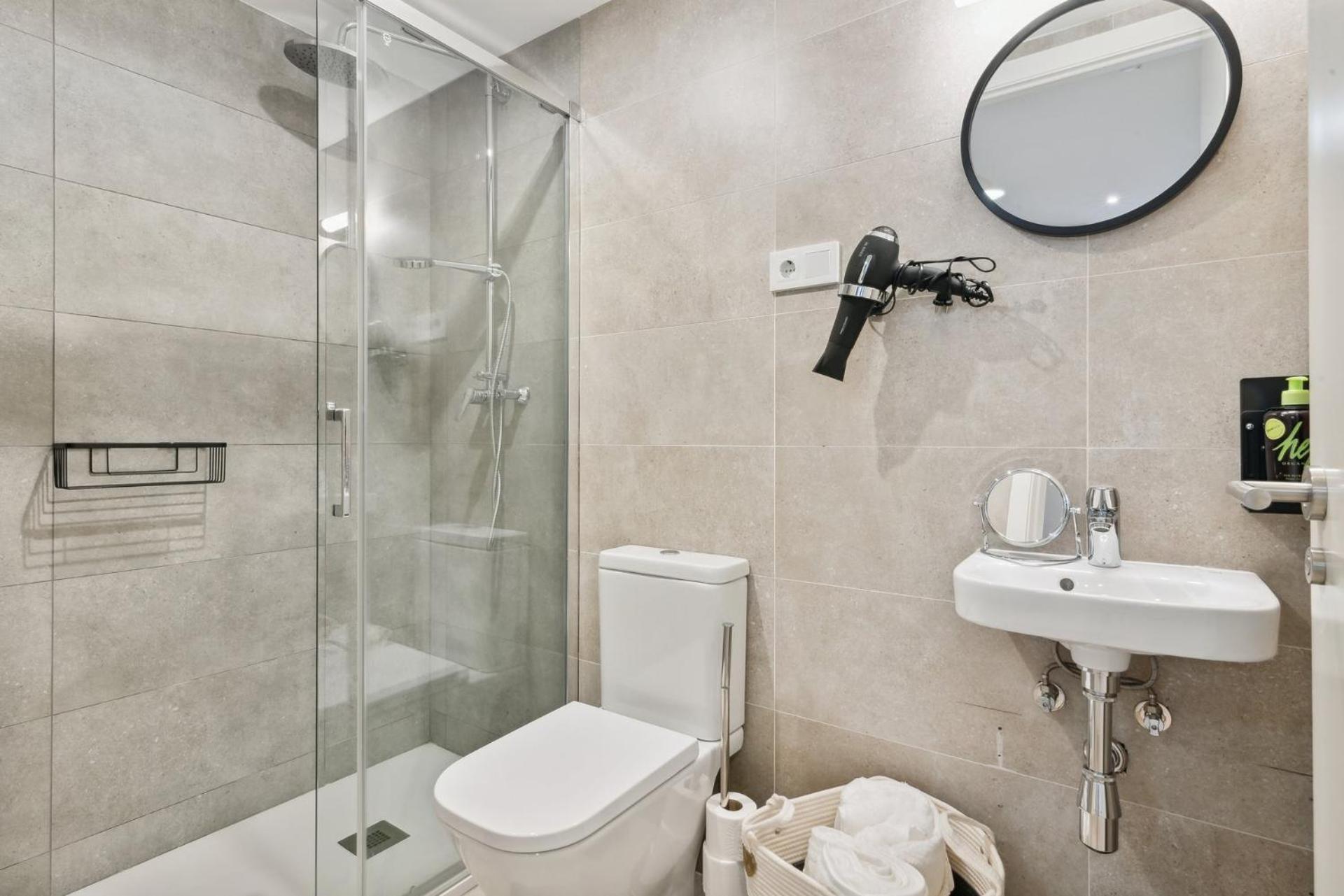 Limehome Valencia Carrer Del Pare Palau I Quer Extérieur photo